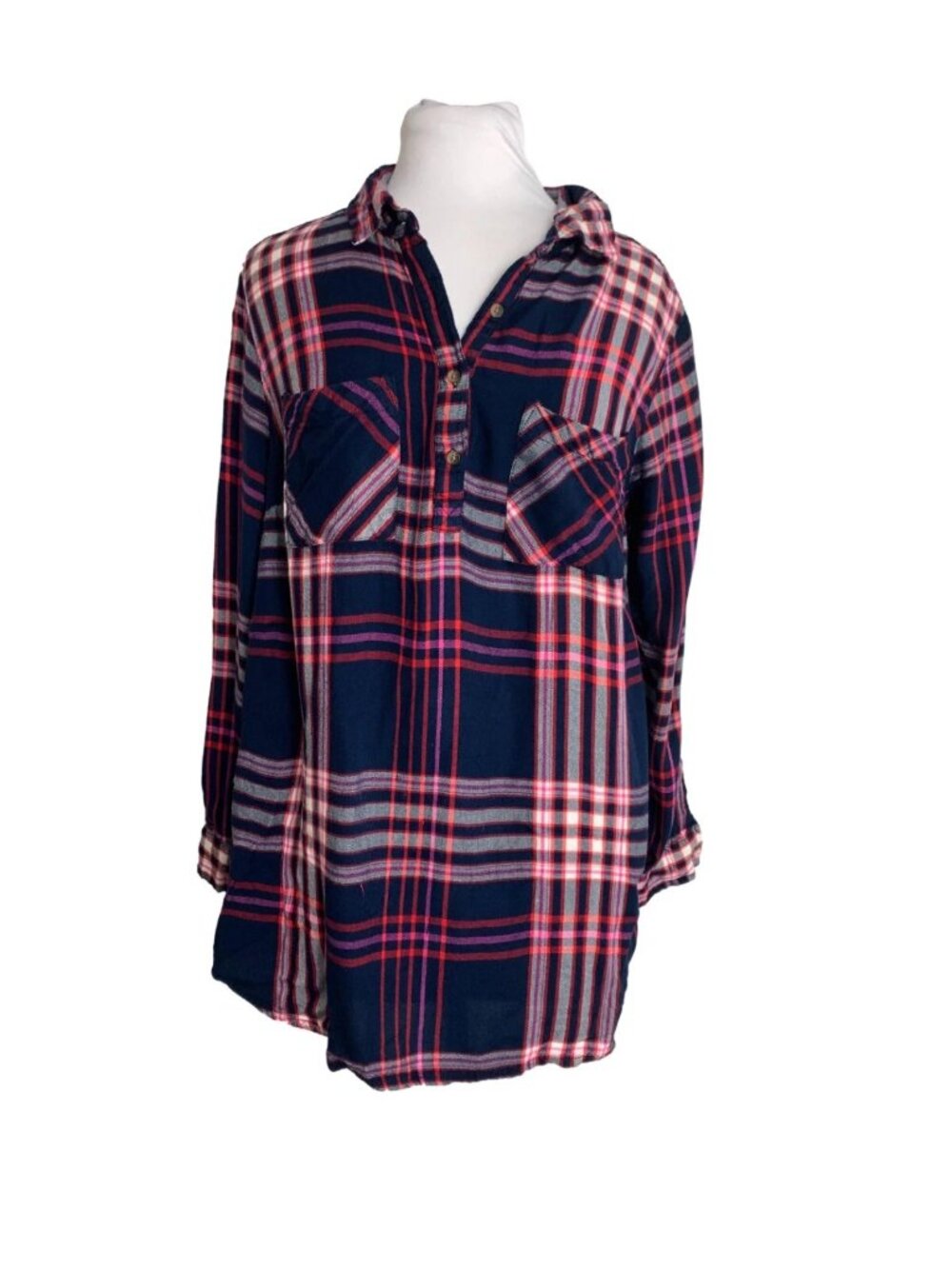 Liz Lange Womens Maternity Top Size Medium Pullover Flannel Blue Red Check Rayon